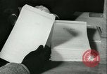 Immagine di V-mail manipolazione di seconda guerra mondiale United States USA, 1943, secondo 27 filmato di repertorio 65675021760