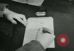 Immagine di V-mail manipolazione di seconda guerra mondiale United States USA, 1943, secondo 30 filmato di repertorio 65675021760