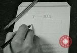 Immagine di V-mail manipolazione di seconda guerra mondiale United States USA, 1943, secondo 44 filmato di repertorio 65675021760