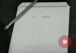 Immagine di V-mail manipolazione di seconda guerra mondiale United States USA, 1943, secondo 47 filmato di repertorio 65675021760