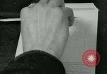 Immagine di V-mail manipolazione di seconda guerra mondiale United States USA, 1943, secondo 49 filmato di repertorio 65675021760