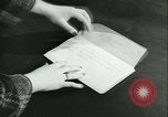 Immagine di V-mail manipolazione di seconda guerra mondiale United States USA, 1943, secondo 56 filmato di repertorio 65675021760
