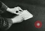Immagine di V-mail manipolazione di seconda guerra mondiale United States USA, 1943, secondo 60 filmato di repertorio 65675021760