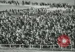 Image course de chevaux à l'hippodrome d'Auteuil Paris France, 1942, de la seconde 4 séquences d'archives historiques vidéo 65675021780