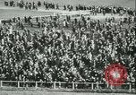 Image course de chevaux à l'hippodrome d'Auteuil Paris France, 1942, de la seconde 5 séquences d'archives historiques vidéo 65675021780