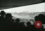 Image course de chevaux à l'hippodrome d'Auteuil Paris France, 1942, de la seconde 39 séquences d'archives historiques vidéo 65675021780