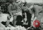 Immagine di Miniera ungherese sapper engineer soldati Ungheria, 1942, secondo 8 filmato di repertorio 65675021781