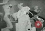 Standbild deutscher Bildhauer Deutschland, 1942, aus Sekunde 3 historischem Filmmaterial Videoclip 65675021787