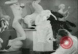 Standbild deutscher Bildhauer Deutschland, 1942, aus Sekunde 7 historischem Filmmaterial Videoclip 65675021787