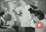 Standbild deutscher Bildhauer Deutschland, 1942, aus Sekunde 9 historischem Filmmaterial Videoclip 65675021787