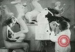 Standbild deutscher Bildhauer Deutschland, 1942, aus Sekunde 12 historischem Filmmaterial Videoclip 65675021787