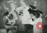 Standbild deutscher Bildhauer Deutschland, 1942, aus Sekunde 14 historischem Filmmaterial Videoclip 65675021787