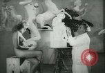 Standbild deutscher Bildhauer Deutschland, 1942, aus Sekunde 17 historischem Filmmaterial Videoclip 65675021787