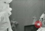 Standbild deutscher Bildhauer Deutschland, 1942, aus Sekunde 37 historischem Filmmaterial Videoclip 65675021787