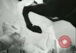 Standbild deutscher Bildhauer Deutschland, 1942, aus Sekunde 44 historischem Filmmaterial Videoclip 65675021787
