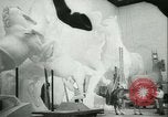 Standbild deutscher Bildhauer Deutschland, 1942, aus Sekunde 48 historischem Filmmaterial Videoclip 65675021787