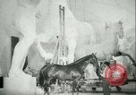 Standbild deutscher Bildhauer Deutschland, 1942, aus Sekunde 54 historischem Filmmaterial Videoclip 65675021787