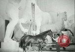 Standbild deutscher Bildhauer Deutschland, 1942, aus Sekunde 58 historischem Filmmaterial Videoclip 65675021787