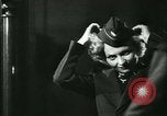 Immagine di Le ragazze tedesche il treno per le comunicazioni di lavoro ad Atene Atene GRECIA, 1942, secondo 7 filmato di repertorio 65675021788