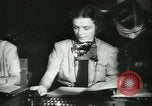 Immagine di Le ragazze tedesche il treno per le comunicazioni di lavoro ad Atene Atene GRECIA, 1942, secondo 20 filmato di repertorio 65675021788
