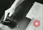 Immagine di Le ragazze tedesche il treno per le comunicazioni di lavoro ad Atene Atene GRECIA, 1942, secondo 23 filmato di repertorio 65675021788