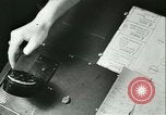 Immagine di Le ragazze tedesche il treno per le comunicazioni di lavoro ad Atene Atene GRECIA, 1942, secondo 24 filmato di repertorio 65675021788
