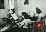 Immagine di Le ragazze tedesche il treno per le comunicazioni di lavoro ad Atene Atene GRECIA, 1942, secondo 31 filmato di repertorio 65675021788