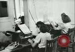 Immagine di Le ragazze tedesche il treno per le comunicazioni di lavoro ad Atene Atene GRECIA, 1942, secondo 34 filmato di repertorio 65675021788