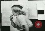 Immagine di Le ragazze tedesche il treno per le comunicazioni di lavoro ad Atene Atene GRECIA, 1942, secondo 43 filmato di repertorio 65675021788
