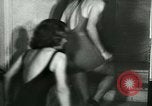 Immagine di Le ragazze tedesche il treno per le comunicazioni di lavoro ad Atene Atene GRECIA, 1942, secondo 45 filmato di repertorio 65675021788