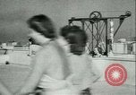 Immagine di Le ragazze tedesche il treno per le comunicazioni di lavoro ad Atene Atene GRECIA, 1942, secondo 49 filmato di repertorio 65675021788