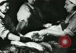 Standbild Fisch Haut-Anlage in Deutschland Deutschland, 1942, aus Sekunde 14 historischem Filmmaterial Videoclip 65675021789