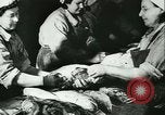 Standbild Fisch Haut-Anlage in Deutschland Deutschland, 1942, aus Sekunde 15 historischem Filmmaterial Videoclip 65675021789
