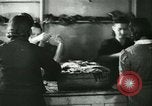 Standbild Fisch Haut-Anlage in Deutschland Deutschland, 1942, aus Sekunde 22 historischem Filmmaterial Videoclip 65675021789