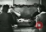 Standbild Fisch Haut-Anlage in Deutschland Deutschland, 1942, aus Sekunde 23 historischem Filmmaterial Videoclip 65675021789