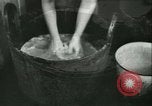 Standbild Fisch Haut-Anlage in Deutschland Deutschland, 1942, aus Sekunde 29 historischem Filmmaterial Videoclip 65675021789
