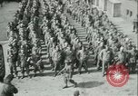 Immagine di Prigionieri alleati hanno marciato in Parigi Parigi Francia, 1944, secondo 5 filmato di repertorio 65675021798