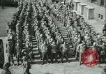 Immagine di Prigionieri alleati hanno marciato in Parigi Parigi Francia, 1944, secondo 8 filmato di repertorio 65675021798