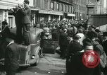 Immagine di Prigionieri alleati hanno marciato in Parigi Parigi Francia, 1944, secondo 11 filmato di repertorio 65675021798