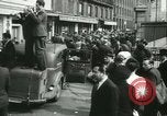 Immagine di Prigionieri alleati hanno marciato in Parigi Parigi Francia, 1944, secondo 12 filmato di repertorio 65675021798
