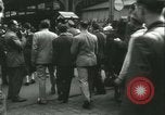 Immagine di Prigionieri alleati hanno marciato in Parigi Parigi Francia, 1944, secondo 15 filmato di repertorio 65675021798