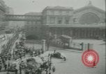 Immagine di Prigionieri alleati hanno marciato in Parigi Parigi Francia, 1944, secondo 26 filmato di repertorio 65675021798