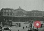 Immagine di Prigionieri alleati hanno marciato in Parigi Parigi Francia, 1944, secondo 28 filmato di repertorio 65675021798