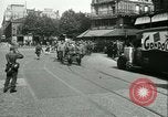 Immagine di Prigionieri alleati hanno marciato in Parigi Parigi Francia, 1944, secondo 41 filmato di repertorio 65675021798