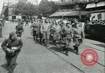 Immagine di Prigionieri alleati hanno marciato in Parigi Parigi Francia, 1944, secondo 47 filmato di repertorio 65675021798
