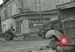 Standbild französischen 2nd Armored Division Sées, Frankreich, 1944, aus Sekunde 10 historischem Filmmaterial Videoclip 65675021854