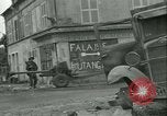 Standbild französischen 2nd Armored Division Sées, Frankreich, 1944, aus Sekunde 12 historischem Filmmaterial Videoclip 65675021854