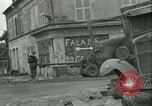 Standbild französischen 2nd Armored Division Sées, Frankreich, 1944, aus Sekunde 15 historischem Filmmaterial Videoclip 65675021854