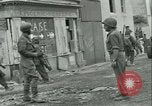 Standbild französischen 2nd Armored Division Sées, Frankreich, 1944, aus Sekunde 24 historischem Filmmaterial Videoclip 65675021854