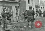 Standbild französischen 2nd Armored Division Sées, Frankreich, 1944, aus Sekunde 28 historischem Filmmaterial Videoclip 65675021854